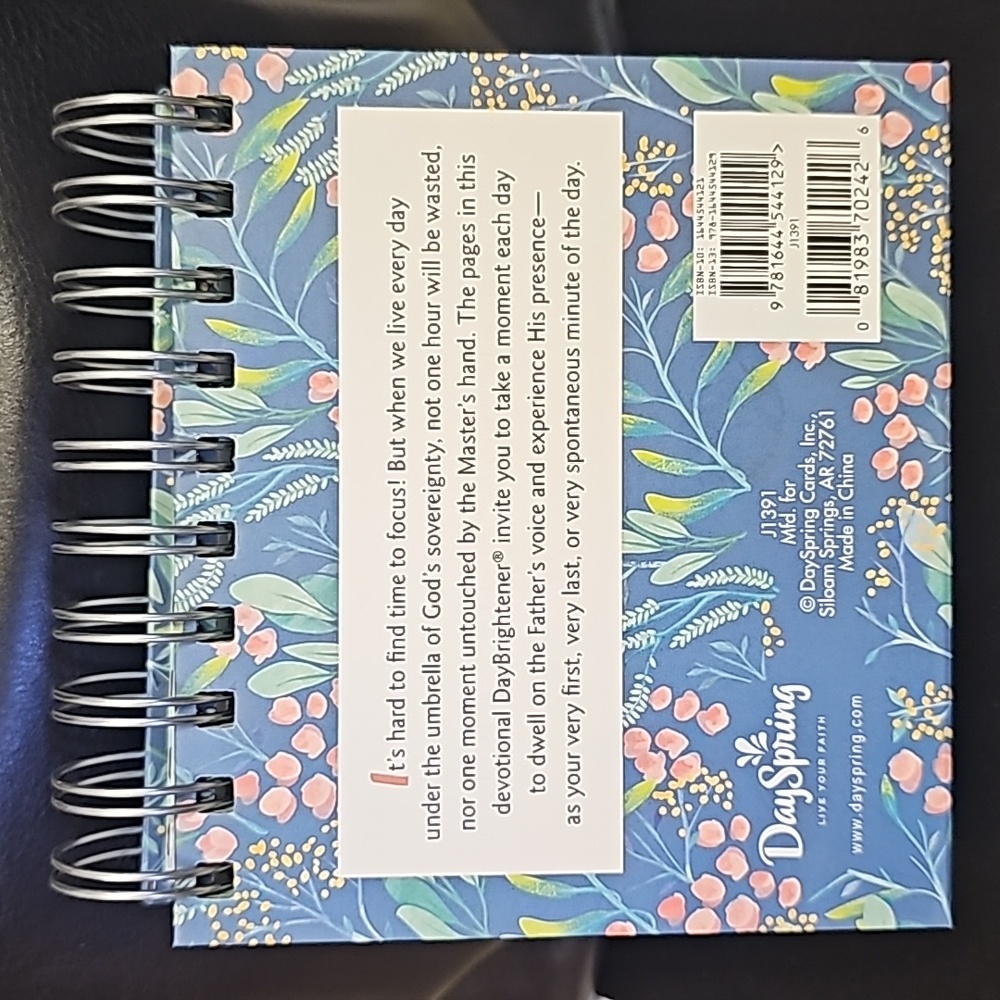 One Minute With God Inspirational Dayspring Daybrightener daily devotions - Picture 5 of 5